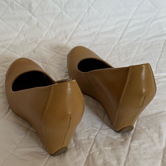 Kenneth Cole Reaction Wedges - Picture 3 of 7